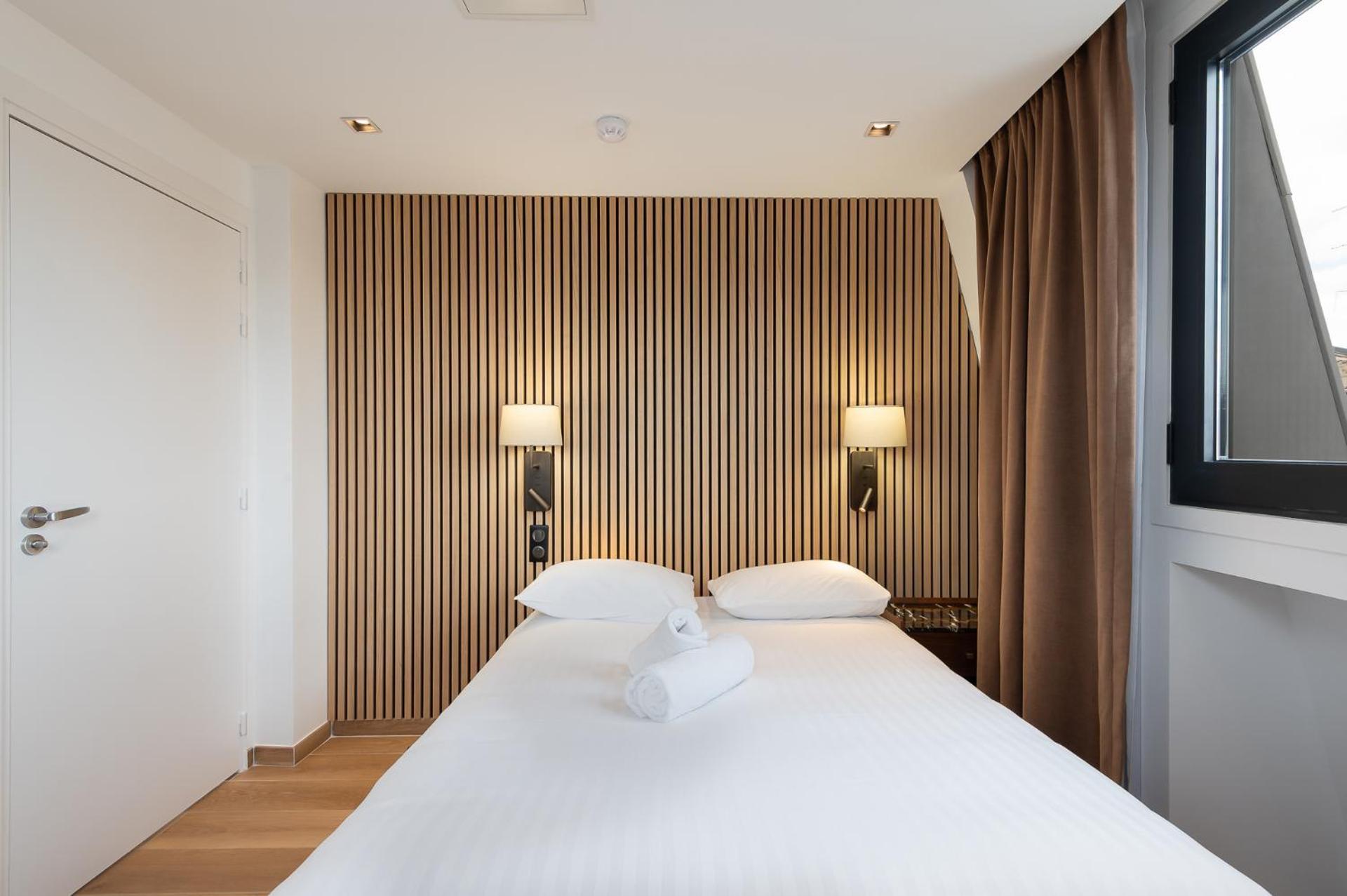 Les Suites Hcr Paris Exteriör bild
