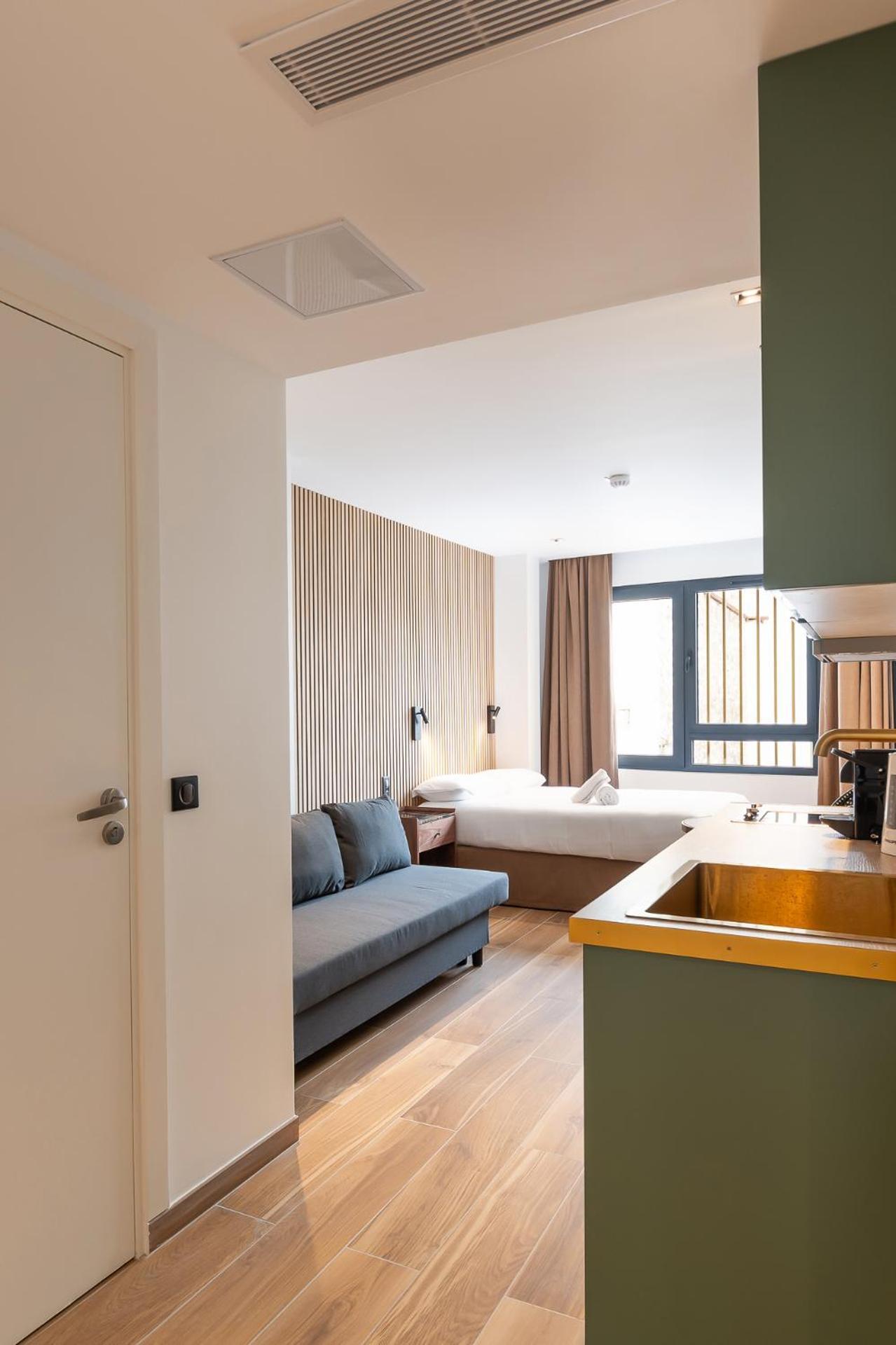 Les Suites Hcr Paris Exteriör bild